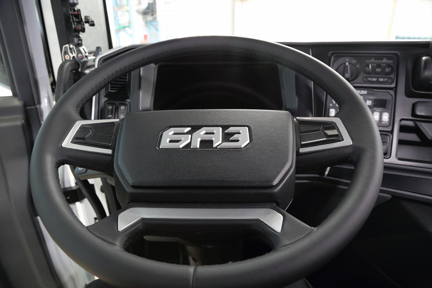 Новый габаритный грузовик БАЗ-S36A11 покажут на форуме «Армия-2023»  